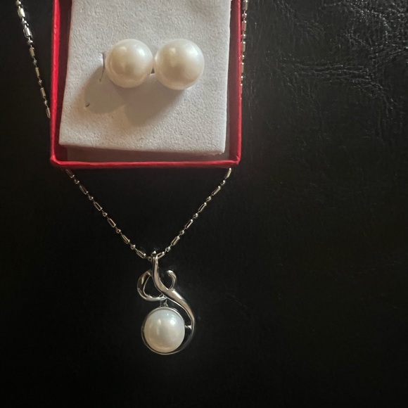 Genuine South sea pearls pendant and culture pearls silver plated 11-12mm studs - Picture 1 of 4
